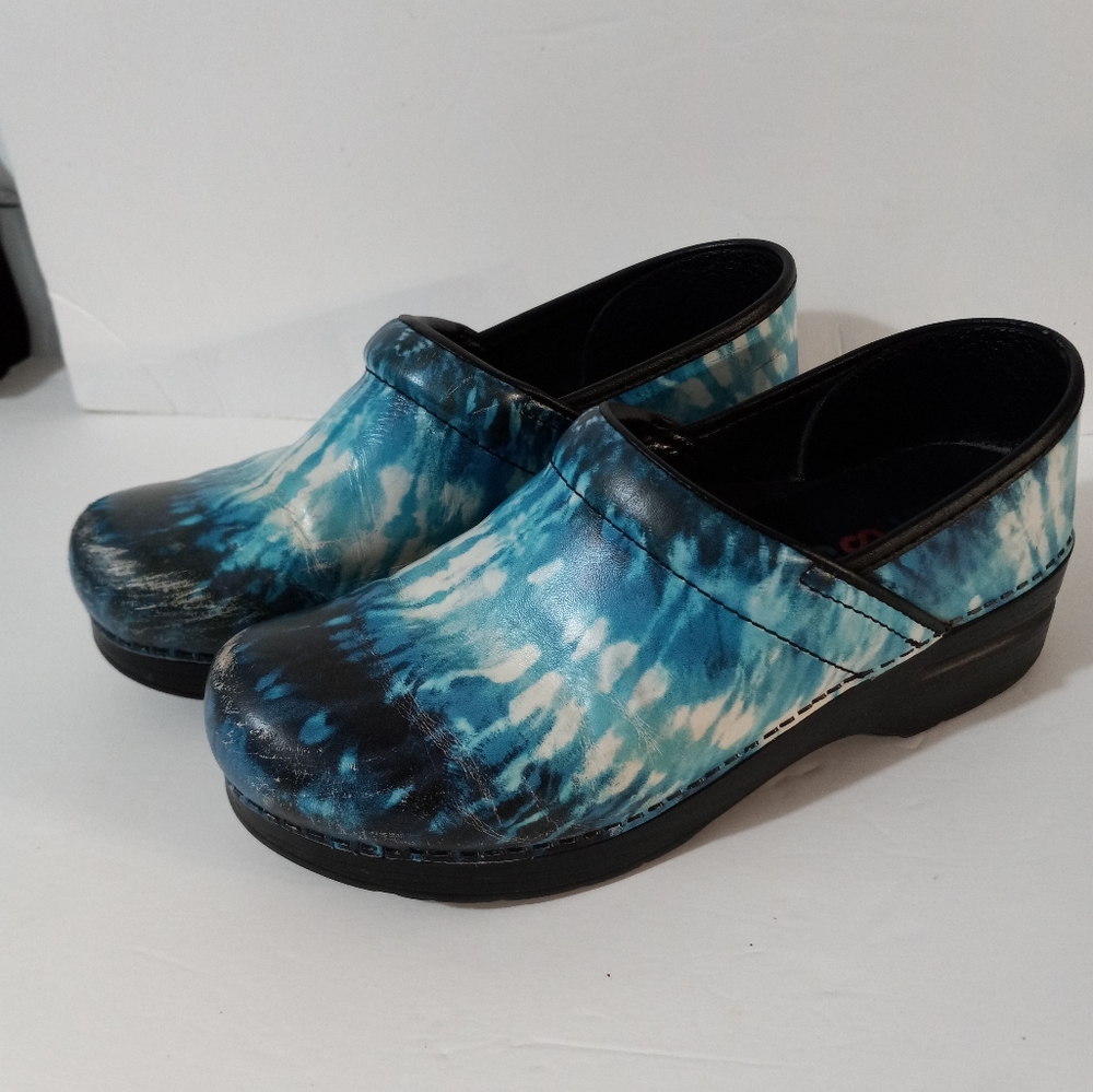 Dansko Womens Blue Tie Dye Professional Clogs Size 39 EU 8.5-9 US